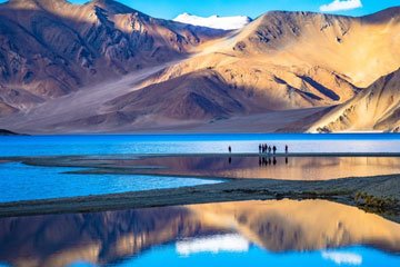Pathankot to Leh Taxi